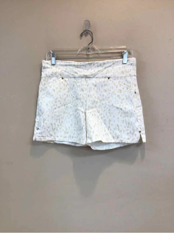 INC SIZE 6 Ladies SHORTS